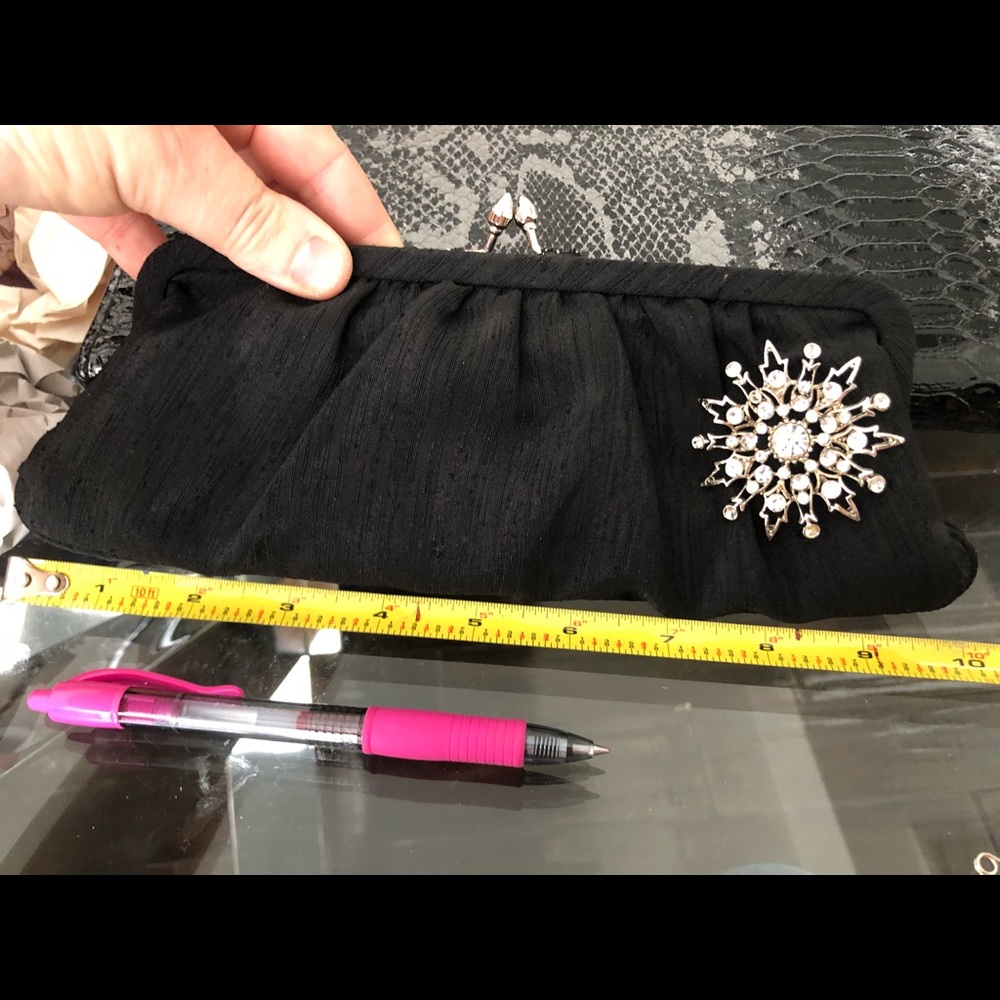 Antique clutch